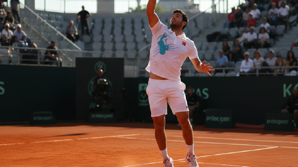 Rexbet tenis bahisleri için heyecan verici bir maç anı.